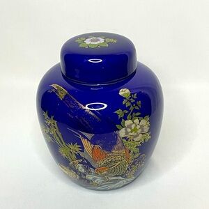Porcelain ginger jar with lid, cobalt blue with gold, pheasant theme